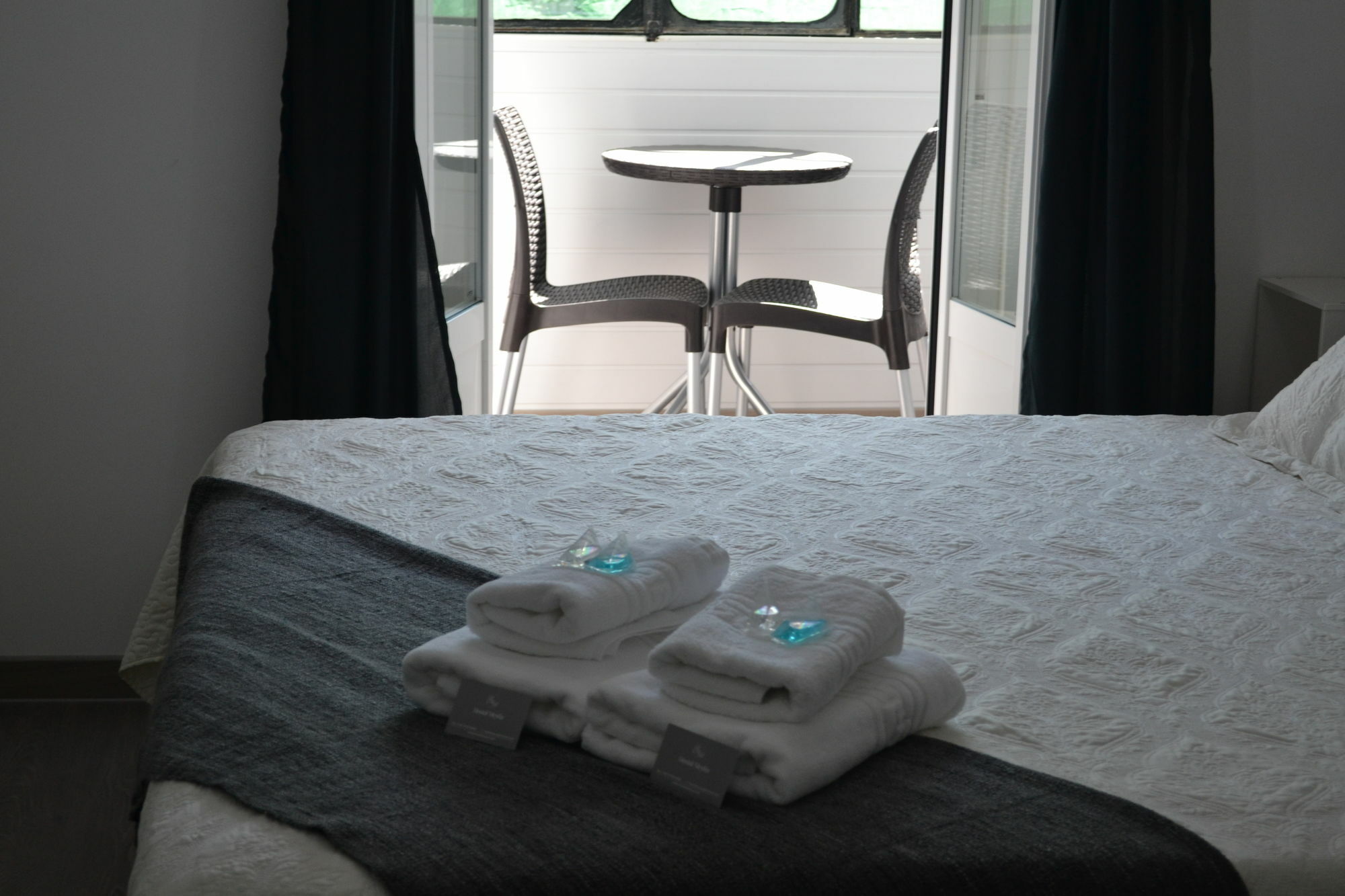 Hostal Meyra Madrid Bagian luar foto