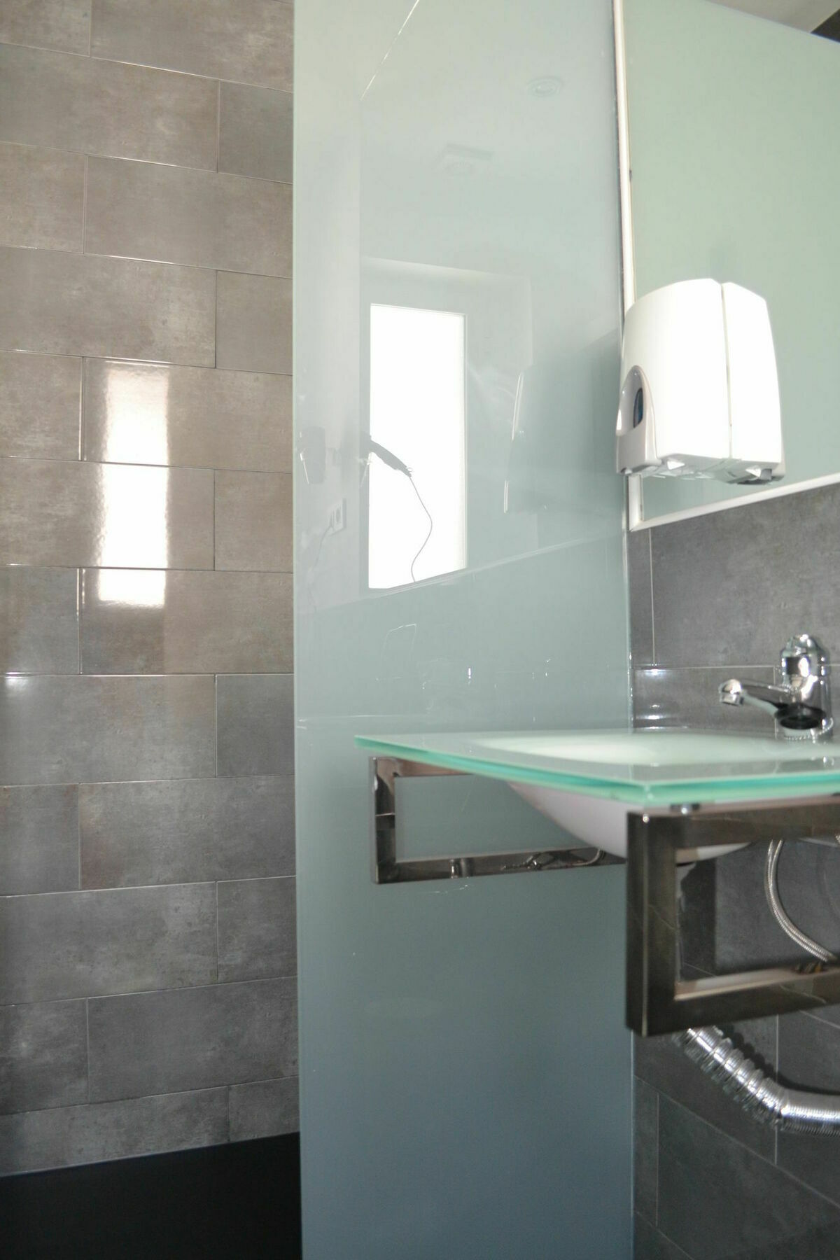 Hostal Meyra Madrid Bagian luar foto
