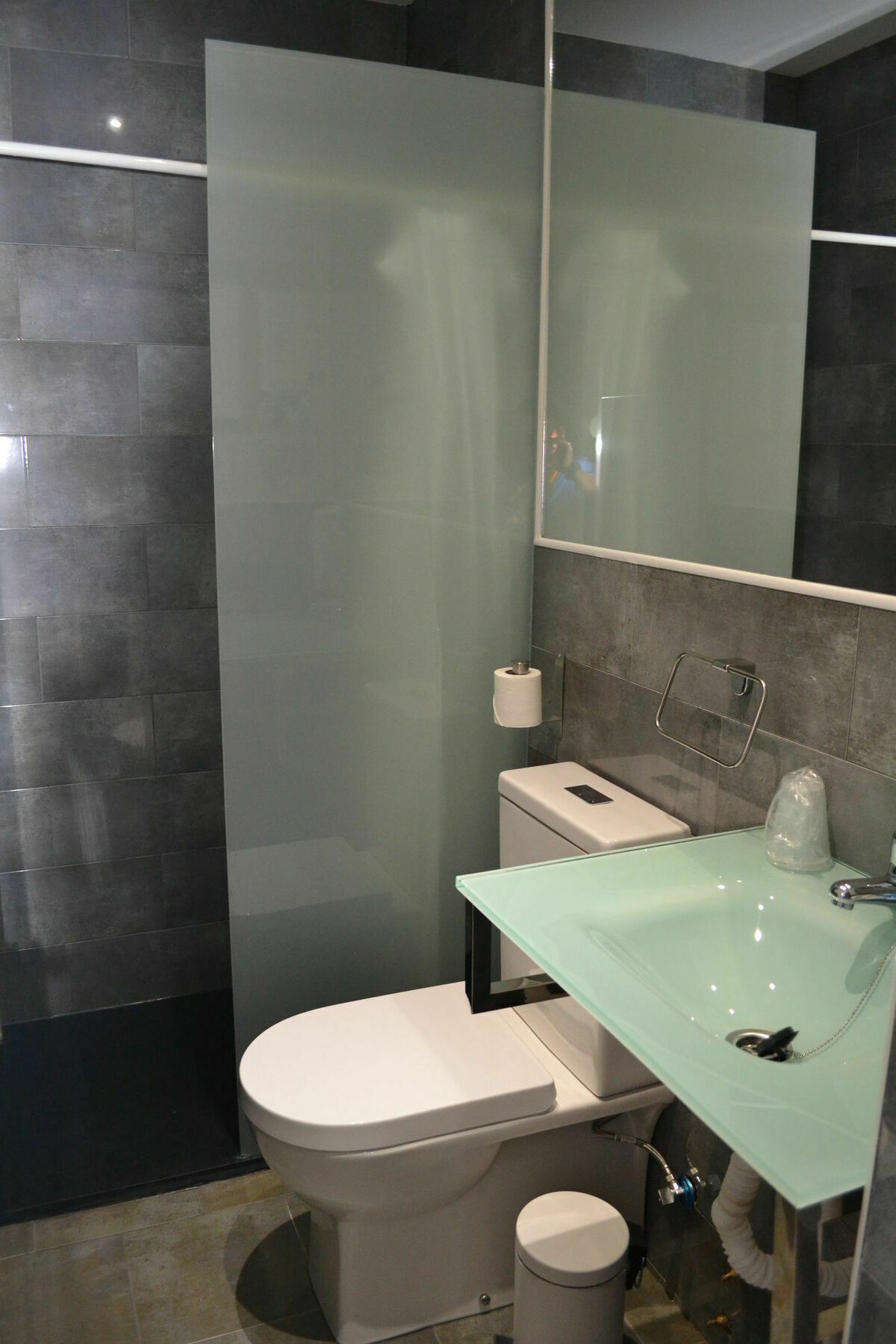 Hostal Meyra Madrid Bagian luar foto